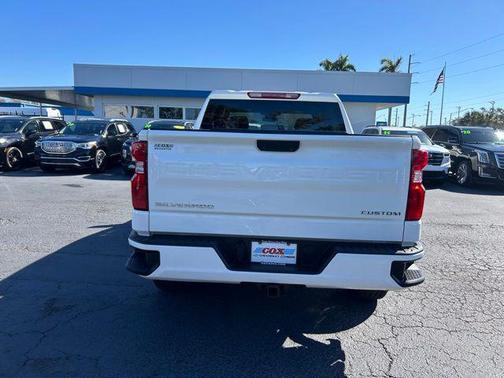 2025 Chevrolet Silverado 1500 Custom