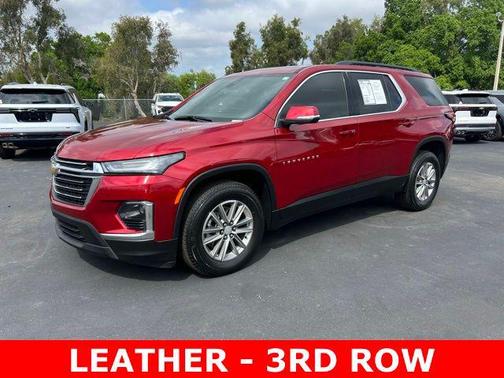 Radiant Red Tintcoat 2023 Chevrolet Traverse LT Leather
