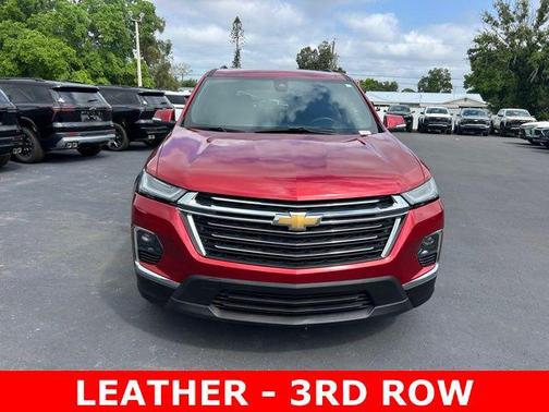 Radiant Red Tintcoat 2023 Chevrolet Traverse LT Leather