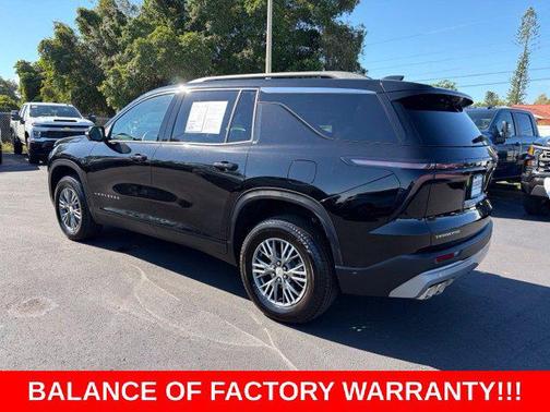 Mosaic Black Metallic 2026 Chevrolet Traverse LT