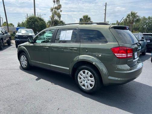 Olive Green Pearlcoat 2018 Dodge Journey SE