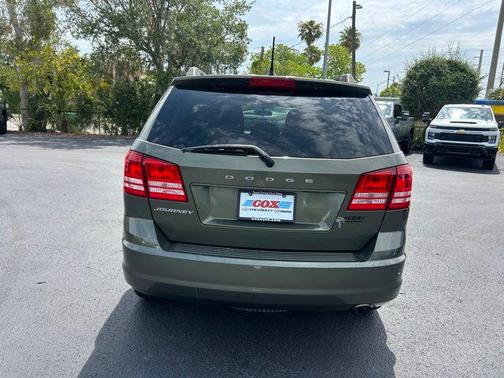 Olive Green Pearlcoat 2018 Dodge Journey SE