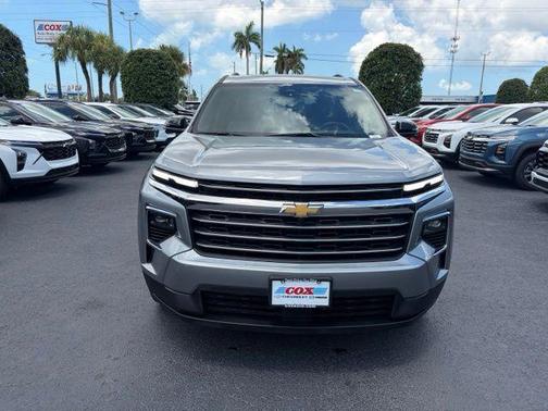 Sterling Gray Metallic 2025 Chevrolet Traverse LT