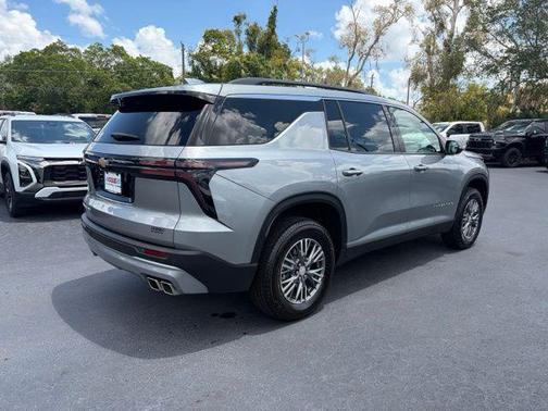 Sterling Gray Metallic 2025 Chevrolet Traverse LT