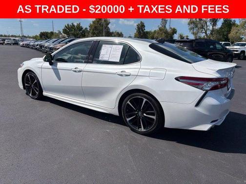 Pearl 2018 Toyota Camry XSE