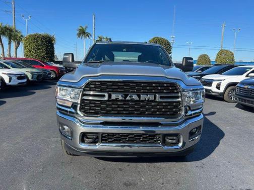 2024 RAM 3500 Big Horn Crew Cab 4x4 8' Box