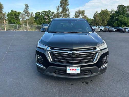Mosaic Black Metallic 2023 Chevrolet Traverse LT Leather