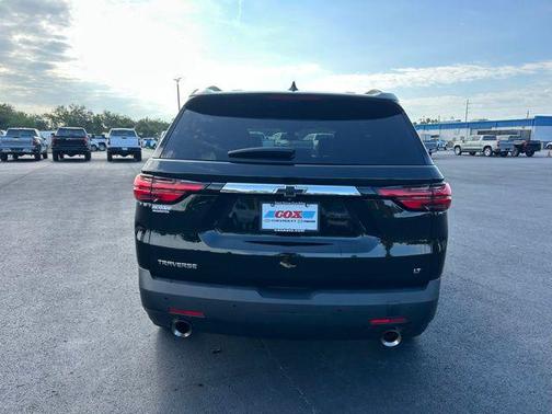 Mosaic Black Metallic 2023 Chevrolet Traverse LT Leather