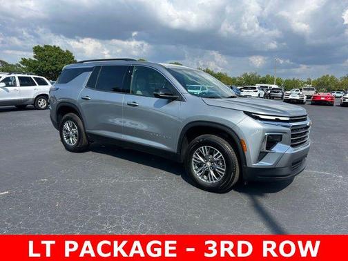 Sterling Gray Metallic 2025 Chevrolet Traverse LT