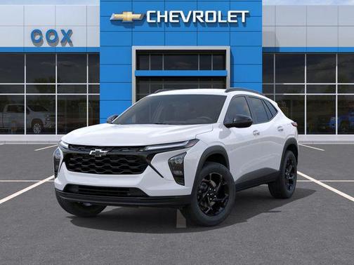 Summit White 2026 Chevrolet Trax LT
