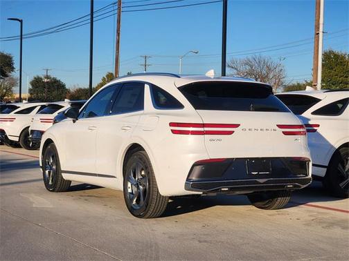 2026 Genesis GV70 2.5T Advanced