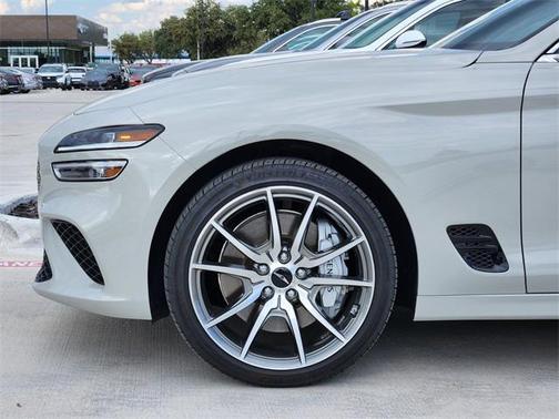 2025 Genesis G70 2.5T RWD