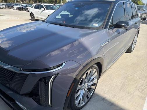 2026 Cadillac VISTIQ Premium Luxury