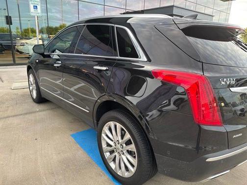 Black Metallic 2019 Cadillac XT5 Platinum