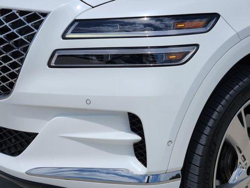 White 2024 Genesis GV80 3.5T