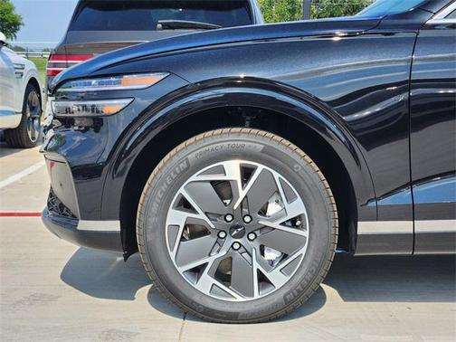 2026 Genesis Electrified GV70 Standard