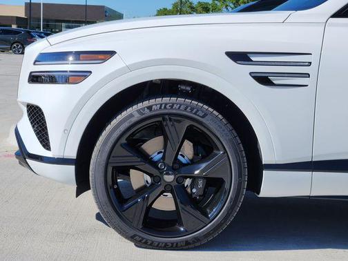 Uyuni White 2026 Genesis GV80 3.5T