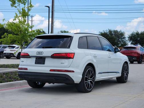 Glacier White 2022 Audi Q7 55 Prestige