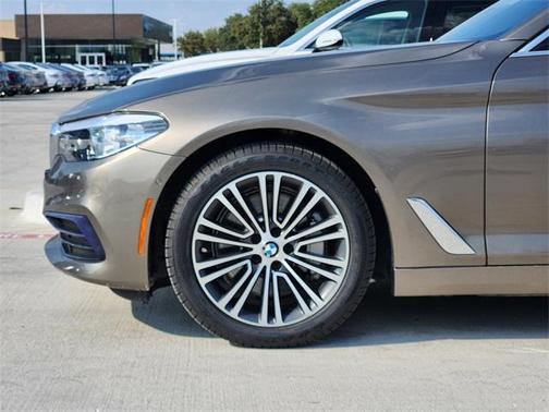 2019 BMW 530 530i