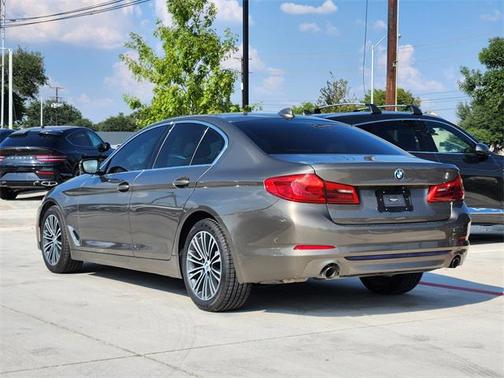 2019 BMW 530 530i