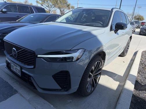 2026 Volvo XC60 B5 Ultra