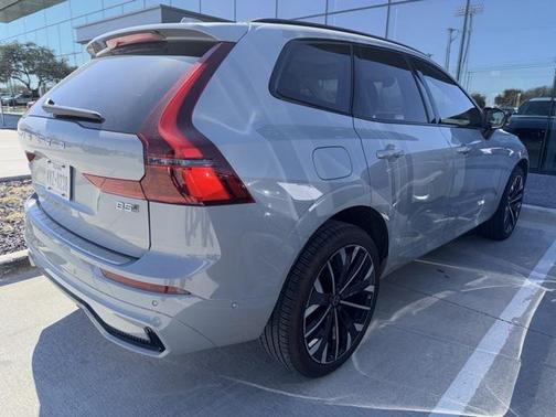 2026 Volvo XC60 B5 Ultra