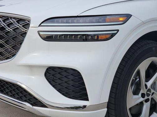 Alta White 2026 Genesis GV70 2.5T