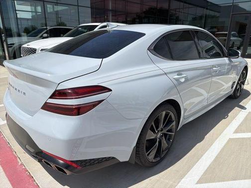 Ice 2023 Genesis G70 2.0T RWD