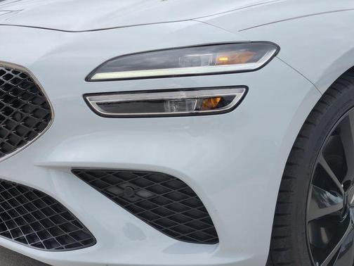 Ice 2023 Genesis G70 2.0T RWD