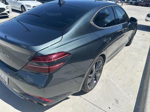 2023 Genesis G70 2.0T RWD