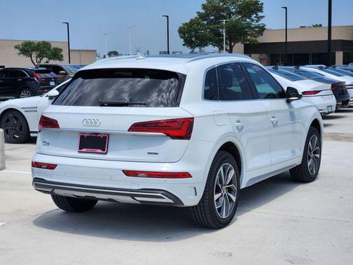 Glacier White 2021 Audi Q5 45 Premium