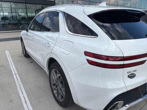 White 2024 Genesis GV70 2.5T AWD