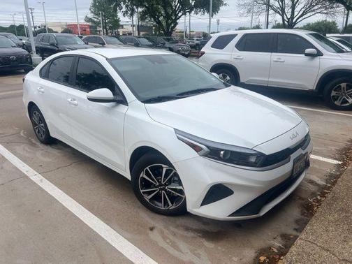 Snow White Pearl 2023 Kia Forte LXS