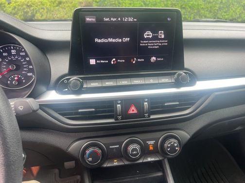 Snow White Pearl 2023 Kia Forte LXS