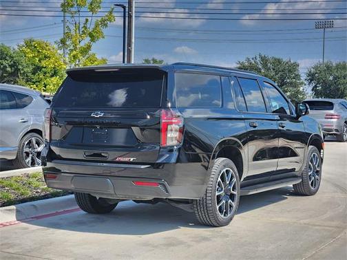 2023 Chevrolet Suburban RST