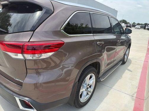Walnut 2017 Toyota Highlander Limited