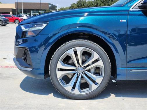 2020 Audi Q8 55 Premium Plus