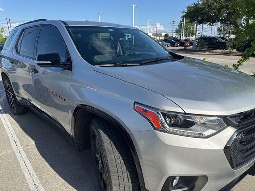 Silver Ice Metallic 2019 Chevrolet Traverse Premier