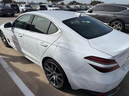 2023 Genesis G70 2.0T RWD