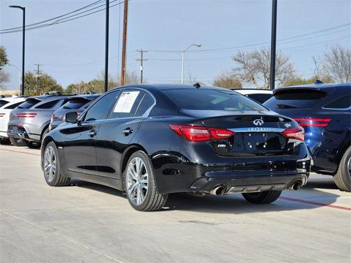 2018 INFINITI Q50 Hybrid Base