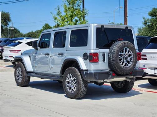 2024 Jeep Wrangler 4-Door Sahara 4x4