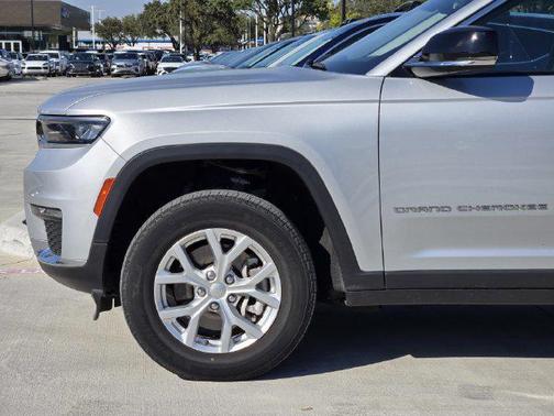 Silver 2023 Jeep Grand Cherokee L Limited