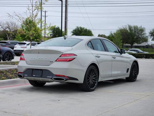 Vatna Gray 2026 Genesis G70 3.3T Prestige Graphite
