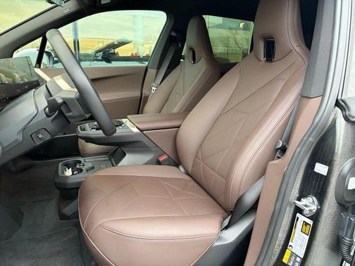 2026 BMW iX xDrive45