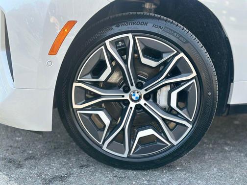 Mineral White Metallic 2026 BMW iX xDrive45