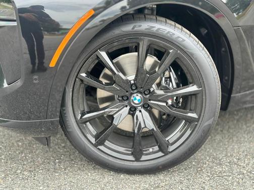 2026 BMW X7 M60i