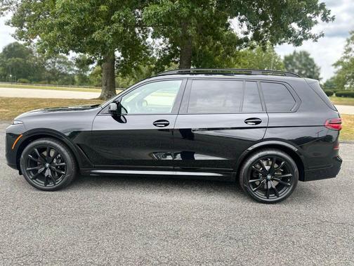 2026 BMW X7 M60i