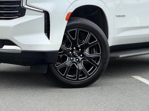 Iridescent Pearl Tricoat 2023 Chevrolet Tahoe LT