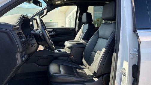 Iridescent Pearl Tricoat 2023 Chevrolet Tahoe LT