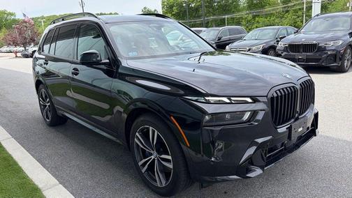 Black Sapphire Metallic 2024 BMW X7 xDrive40i